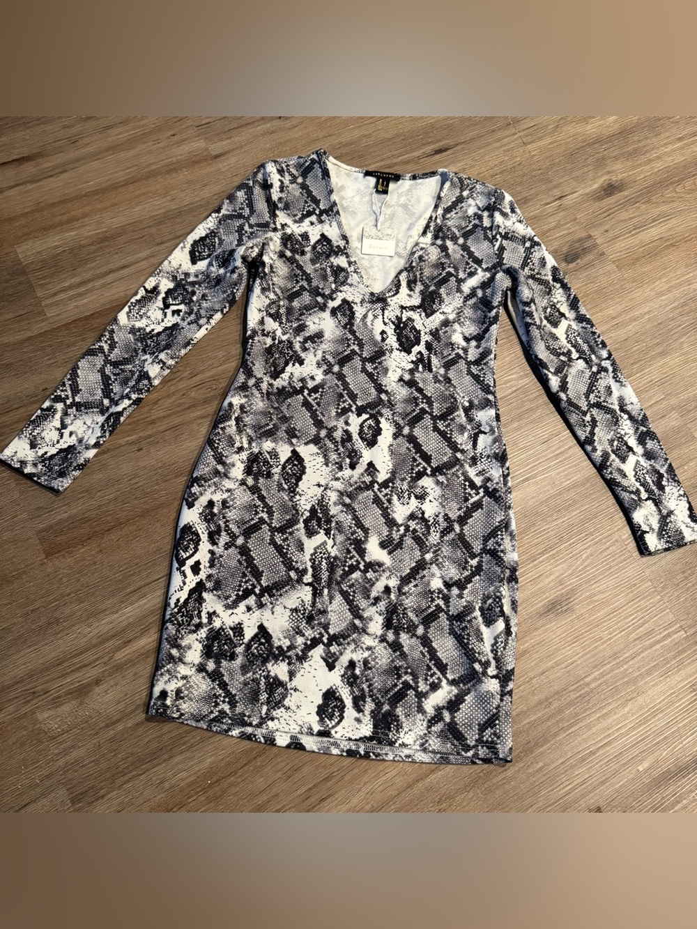 Revamped Black and White Snake-Print Long Sleeve Bodycon Dress
